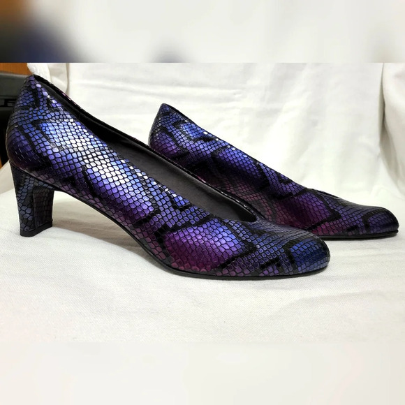 Stuart Weitzman Womens‎ Iridescent Purple Snake Print Leather Heels 9.5N NWOB - Picture 13 of 15